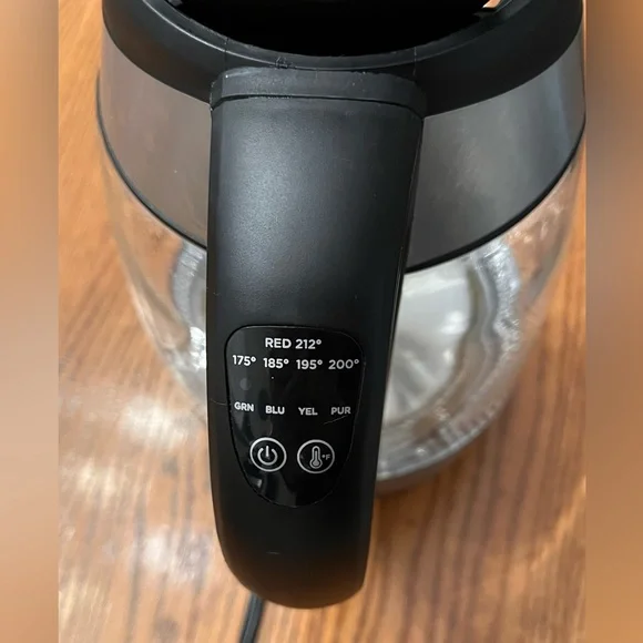 1.8L Electric Glass Kettle with Black Handle - Picture 4 of 7